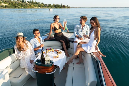 Riva private outing with a skipper from Sirmione: the elegance of a classic boat on Lake Garda 3